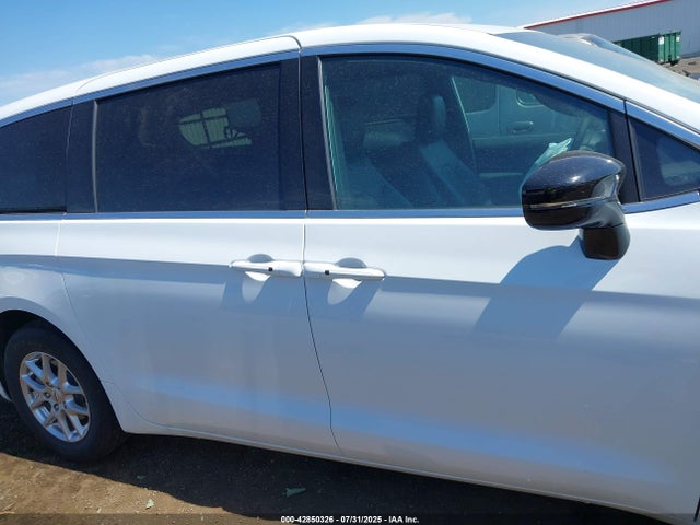 Chrysler 2025 2025 2C4RC1BG9SR563507 Image 13