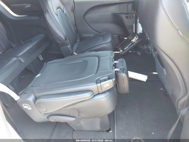 Chrysler 2025 2025 2C4RC1BG9SR563507 Image 8