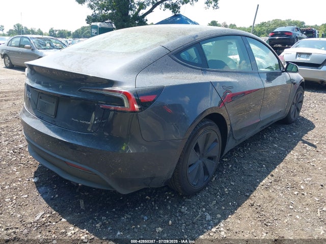 2025 TESLA MODEL 3 5YJ3E1EB8SF890363 Photo 3