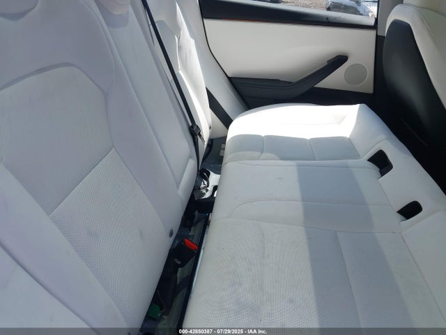 2025 TESLA MODEL 3 5YJ3E1EB8SF890363 Photo 7