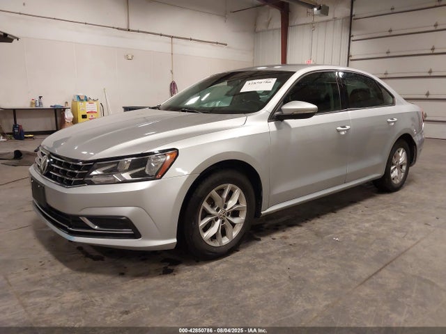 Продаж на аукціоні авто 2018 Volkswagen Passat 2.0t R-line/2.0t S, vin: 1VWAA7A38JC028323, номер лоту: 42850786