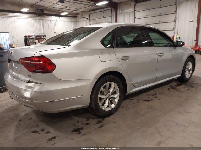 Продаж на аукціоні авто 2018 Volkswagen Passat 2.0t R-line/2.0t S, vin: 1VWAA7A38JC028323, номер лоту: 42850786