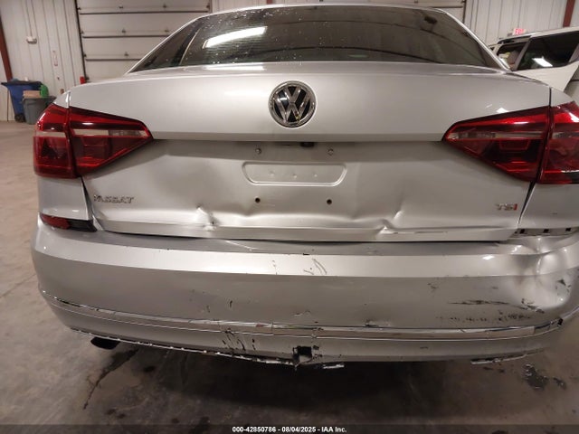 Продаж на аукціоні авто 2018 Volkswagen Passat 2.0t R-line/2.0t S, vin: 1VWAA7A38JC028323, номер лоту: 42850786