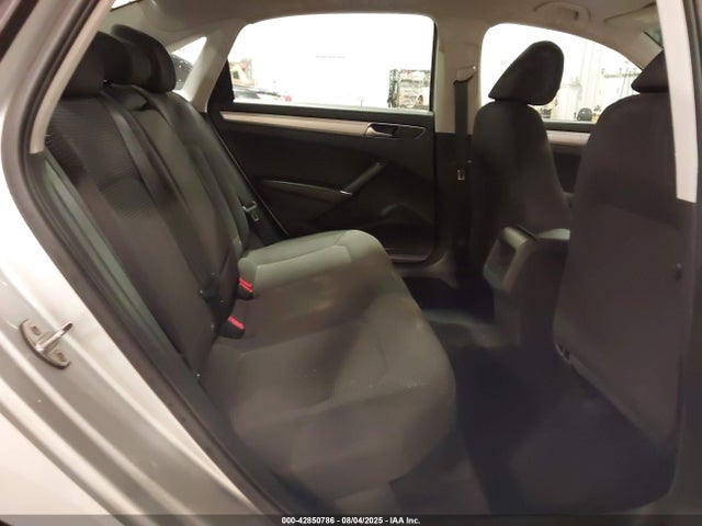 Продаж на аукціоні авто 2018 Volkswagen Passat 2.0t R-line/2.0t S, vin: 1VWAA7A38JC028323, номер лоту: 42850786