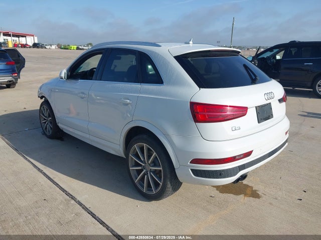 2018 AUDI Q3 WA1HCCFS1JR031592 Photo 2