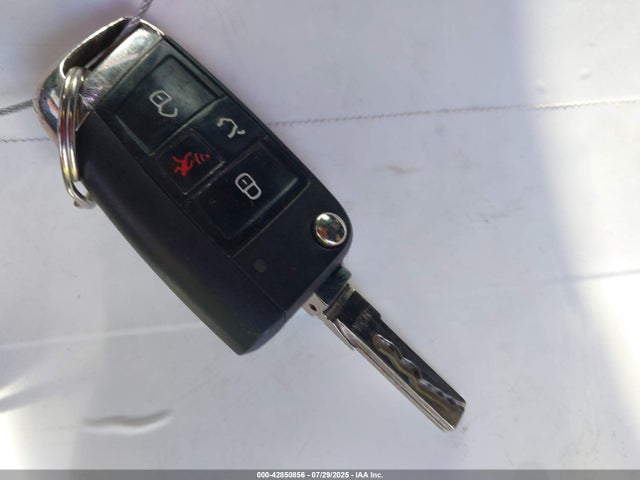3VW4T7AU6GM024522 Volkswagen 2016