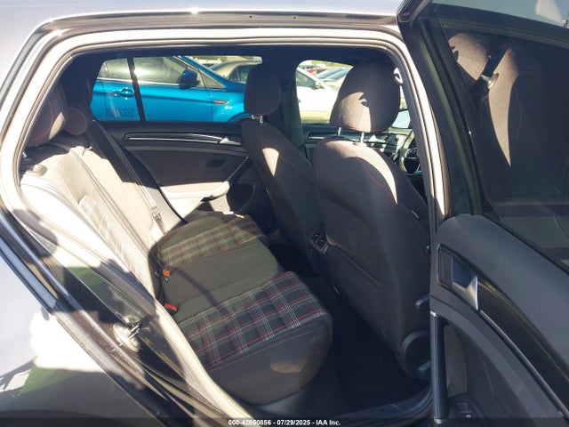 3VW4T7AU6GM024522 Volkswagen 2016