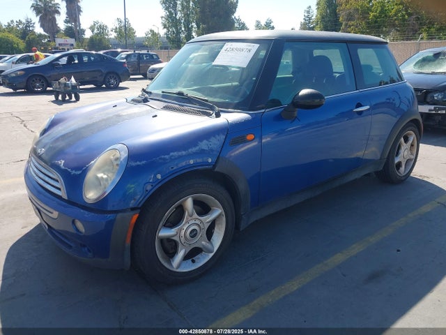 2006 MINI COOPER WMWRC33576TK94086 Photo 1