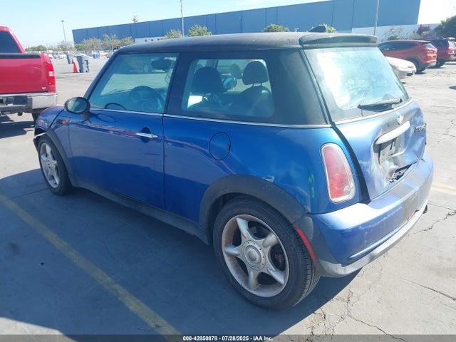 2006 MINI COOPER WMWRC33576TK94086 Photo 2
