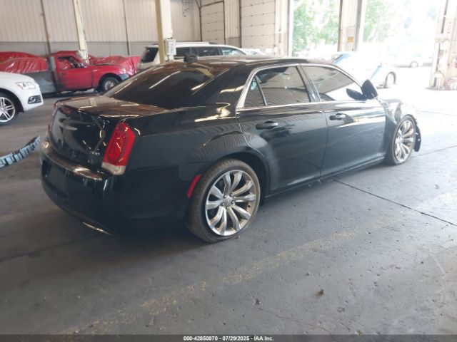 2019 CHRYSLER 300 2C3CCAAG0KH517324 Photo 3