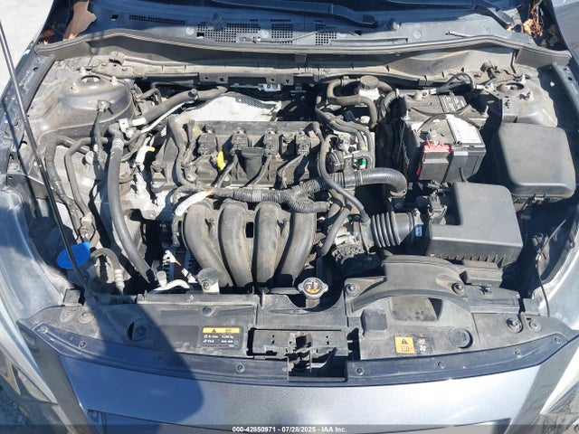3MYDLBZV1GY106011 Scion p5v