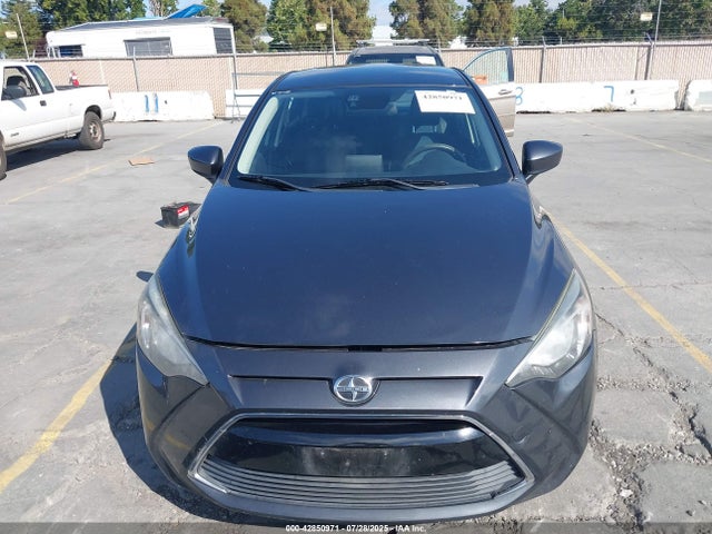 3MYDLBZV1GY106011 Scion p5v