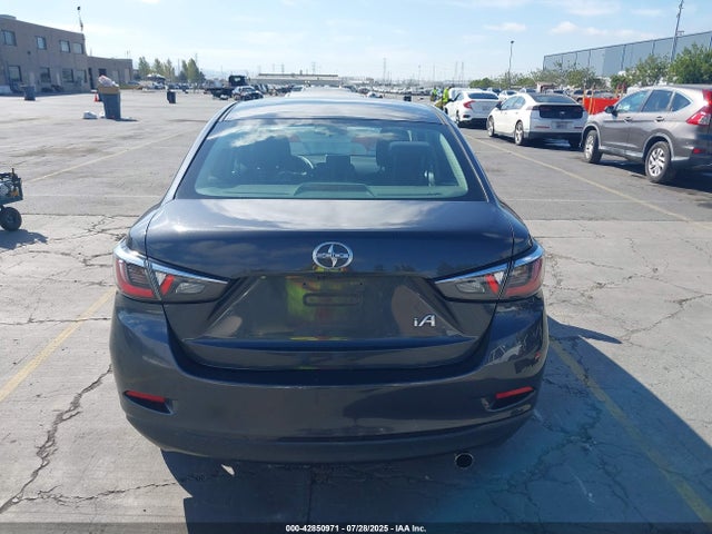 3MYDLBZV1GY106011 Scion p5v