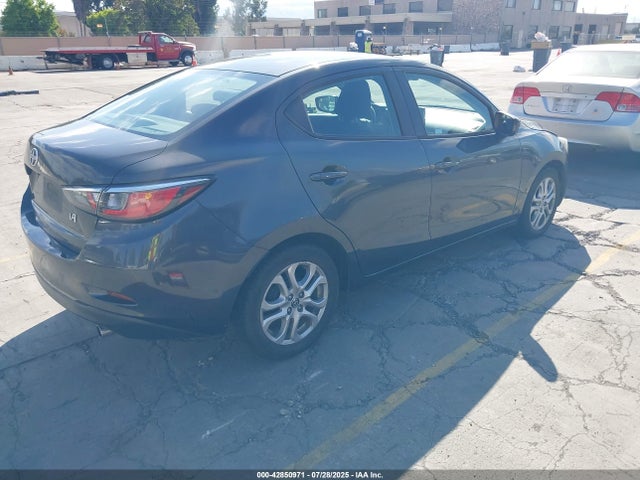 3MYDLBZV1GY106011 Scion p5v