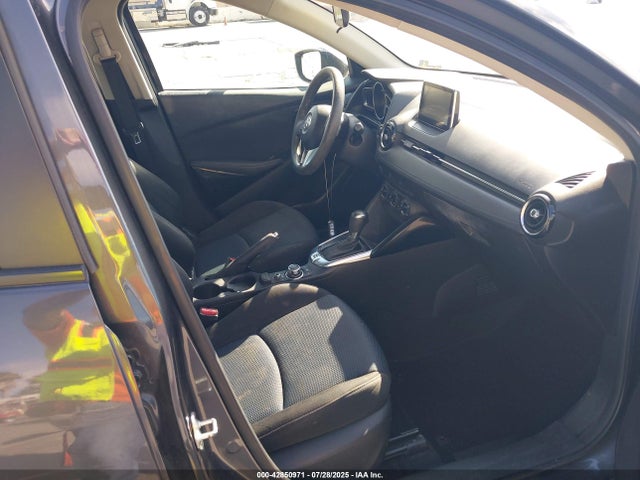 3MYDLBZV1GY106011 Scion p5v