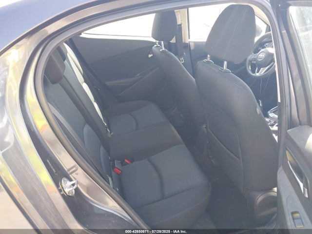3MYDLBZV1GY106011 Scion p5v