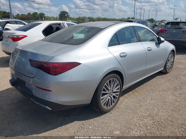 W1K5J4HB9SN525800 Mercedes-Benz m260