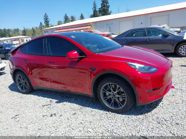 Tesla Model Y Long Range Dual Motor All-wheel Drive 2024 7SAYGDEE2RF131944 Image 13