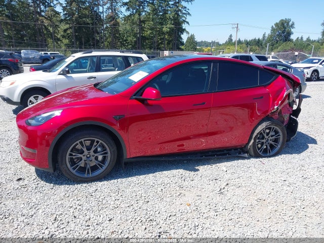 Tesla Model Y Long Range Dual Motor All-wheel Drive 2024 7SAYGDEE2RF131944 Image 14