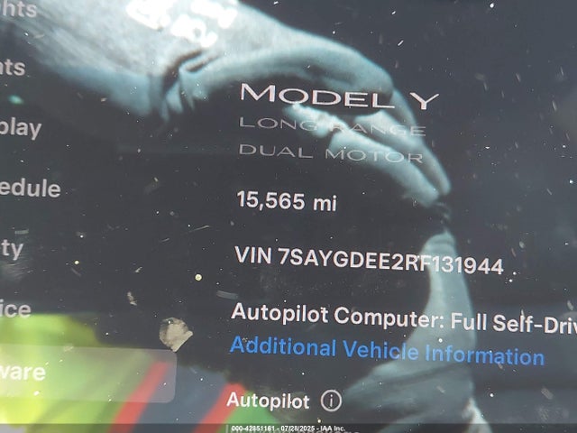 Tesla Model Y Long Range Dual Motor All-wheel Drive 2024 7SAYGDEE2RF131944 Image 15