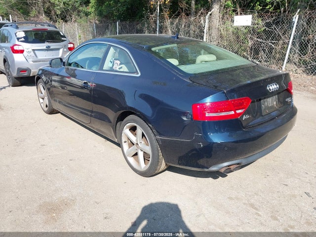 2010 AUDI A5 WAULFAFR8AA013451 Photo 2