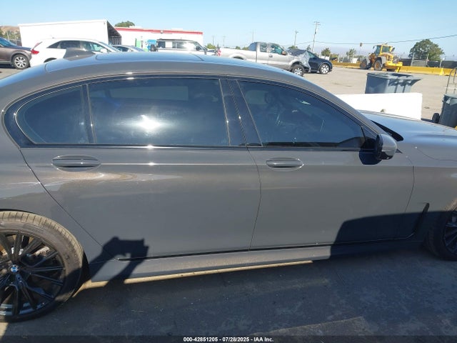 BMW 740LI 2022 WBA7T2C08NCH69963 Image 13