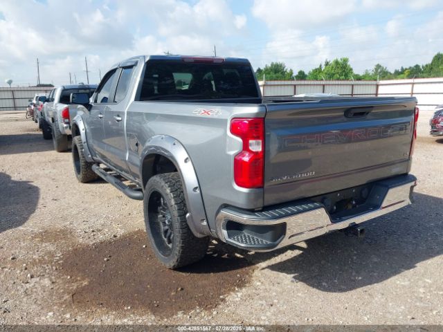 2020 CHEVROLET SILVERADO 1500 1GCRYDED2LZ149335 Photo 2