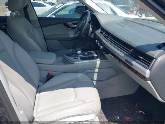 2019 AUDI Q7 WA1LHAF77KD043708 Photo 4