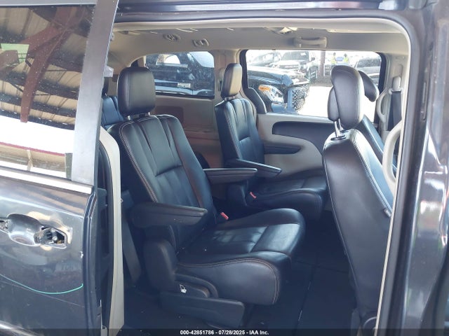 2C4RC1BG9ER203870 Chrysler Town and Country