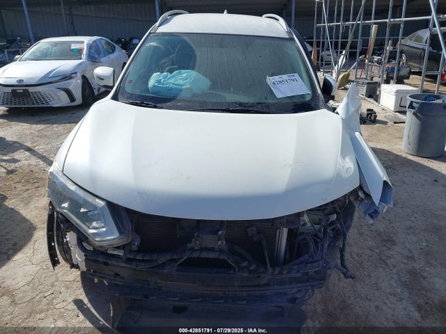 5N1AT2MT7JC849646 Nissan 2018