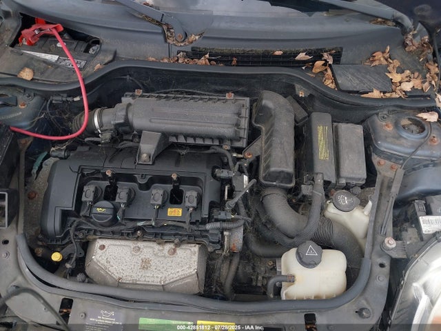 2010 MINI COOPER WMWMF3C5XATZ26038 Photo 9