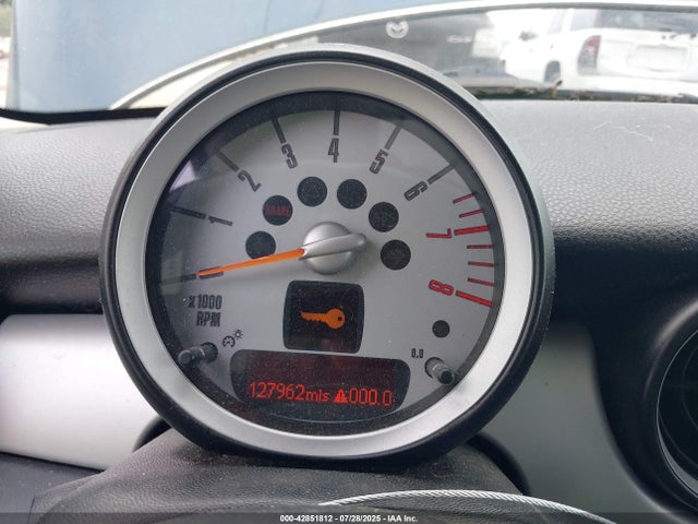 2010 MINI COOPER WMWMF3C5XATZ26038 Photo 6