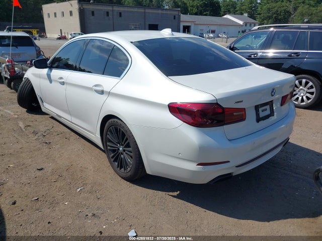 BMW 540I 2019 WBAJE7C58KWW25314 Image 3