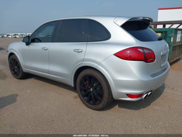 2012 PORSCHE CAYENNE WP1AC2A2XCLA84871 Photo 2