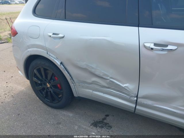 2012 PORSCHE CAYENNE WP1AC2A2XCLA84871 Photo 5