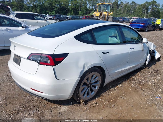 2023 TESLA MODEL 3 5YJ3E1EAXPF544572 Photo 3