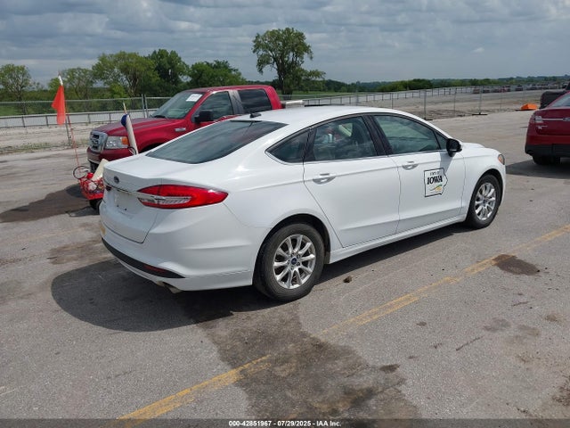 Ford 2018 2018 3FA6P0G71JR207612 Image 4