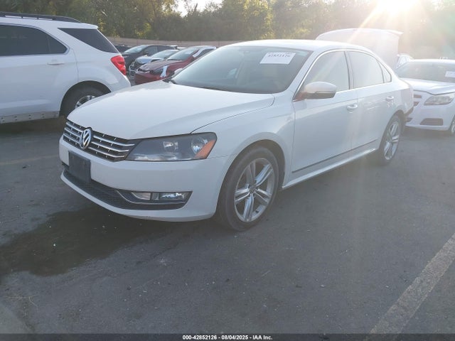 Volkswagen Passat 2014 1VWBN7A3XEC017788 Image 2