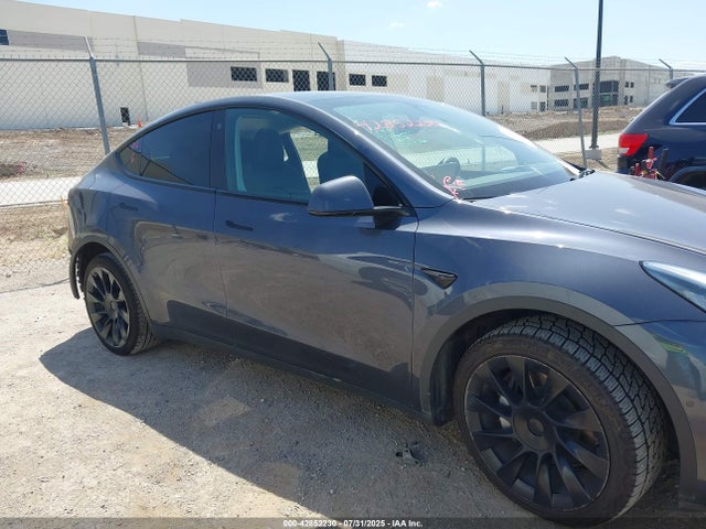 7SAYGDEEXNF481770 Tesla Model Y