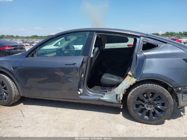 7SAYGDEEXNF481770 Tesla Model Y