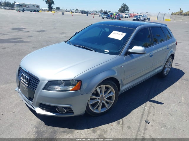 2012 AUDI A3 WAUBEAFM4CA109633 Photo 1