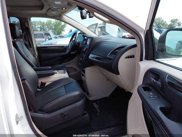 Продаж на аукціоні авто 2015 Chrysler Town & Country Touring-l, vin: 2C4RC1CG9FR573863, номер лоту: 42852276
