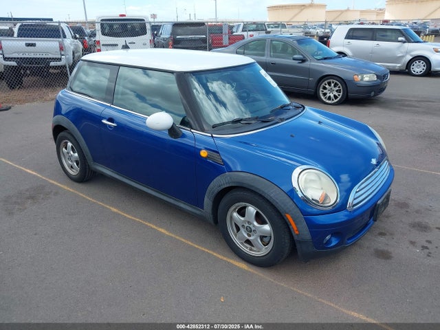 2007 MINI COOPER WMWMF33557TT56832 Photo 0
