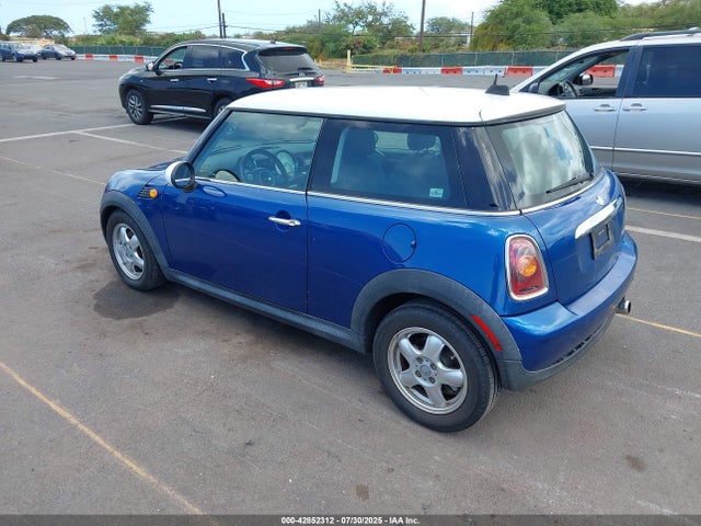 2007 MINI COOPER WMWMF33557TT56832 Photo 2
