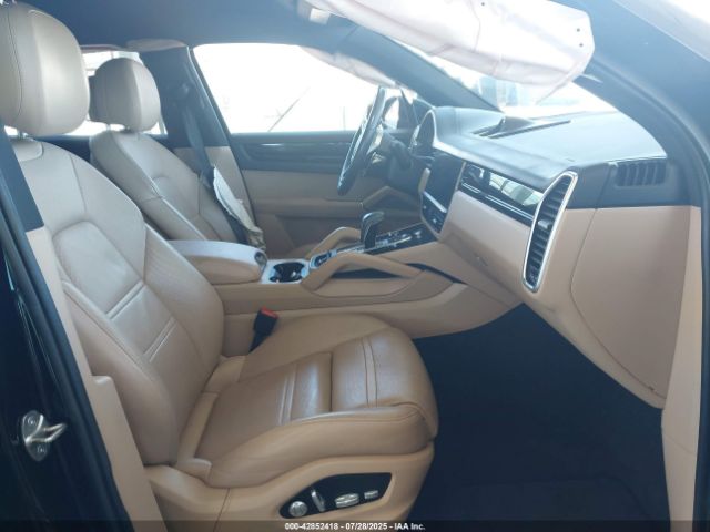 2020 PORSCHE CAYENNE WP1AA2AY7LDA08965 Photo 4