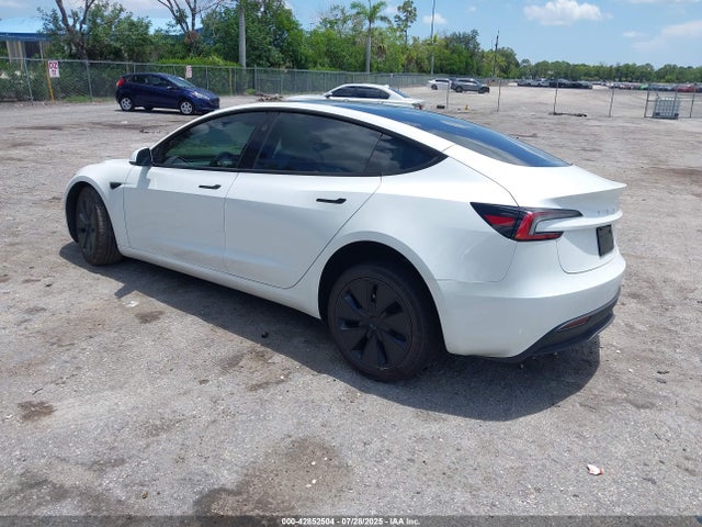2025 TESLA MODEL 3 5YJ3E1EA7SF976853 Photo 2