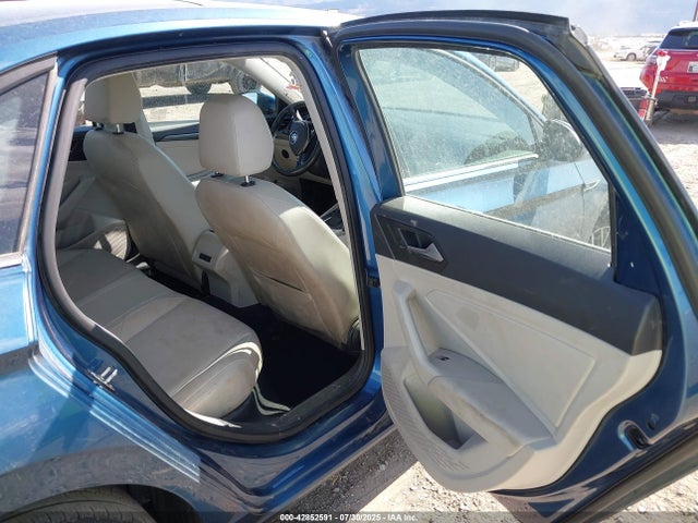 3VWEB7BU4KM196983 Volkswagen 1.8 tsi