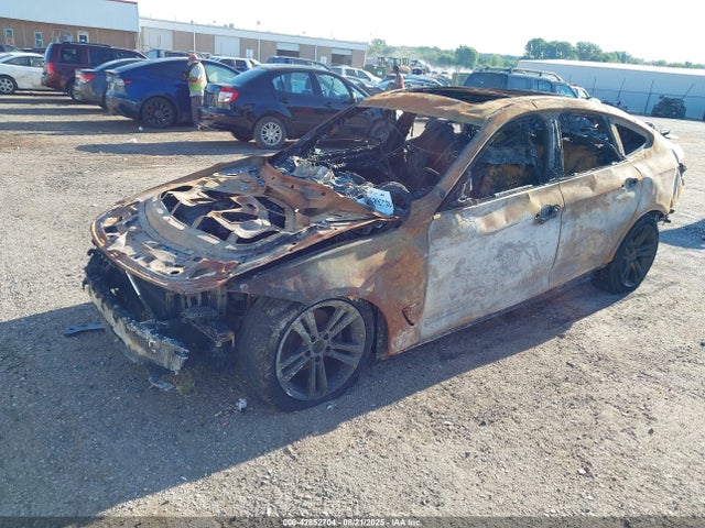BMW 330I 2019 WBA8Z9C53KB220807 Image 2