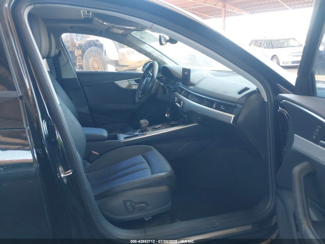 2017 AUDI A4 WAUGNAF48HN025580 Photo 4