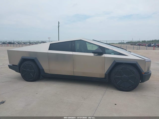 Tesla Cybertruck 2024 7G2CEHED1RA024132 Image 12